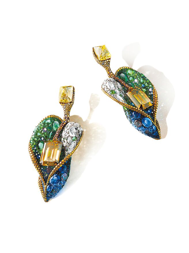 CINDY CHAO在典藏馆陈列今年新作品Black Label Masterpiece II大师系列毕卡索梦境耳环。（CINDY CHAO提供）