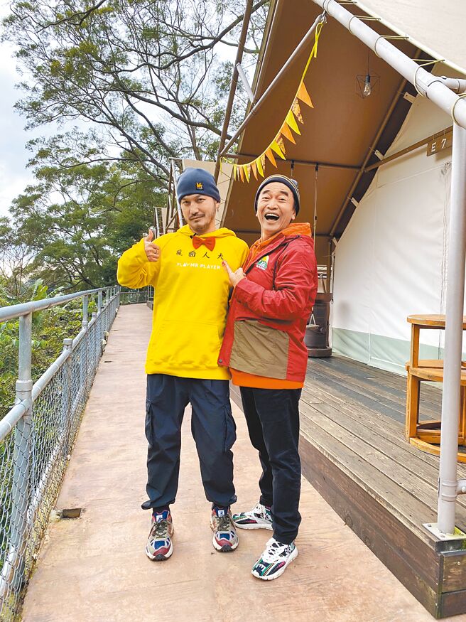 KID（左）、吴宗宪连续5年以《综艺玩很大》入围金钟益智及实境节目主持人奖。（资料照片）