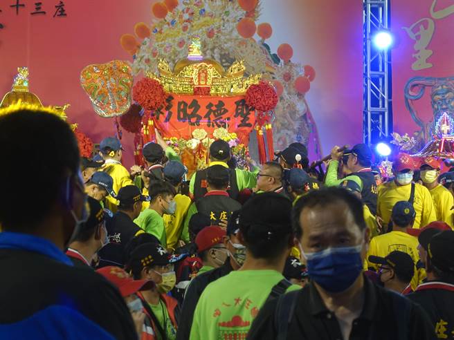 梧栖浩天宫大庄妈绕境回銮。（台中市政府提供）