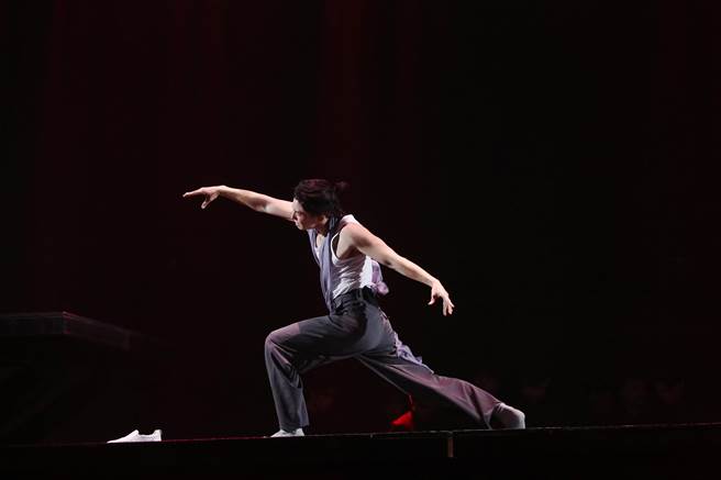 吴建豪在《披荆斩棘2》展现舞艺。（环球音乐提供）