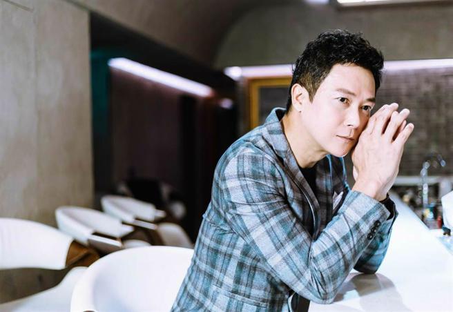 王灿表示父子俩最亲密的时光居然是在病榻前。（图／中时新闻网）
