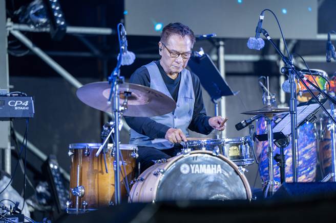 鼓王黃瑞豐昨為世界音樂節登台演出。（風潮音樂提供）