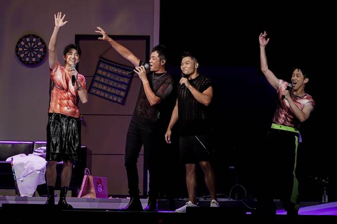 李玖哲昨在高流开唱，姚元浩、陈汉典、江宏杰力挺助阵。（音岄iNmusic提供）