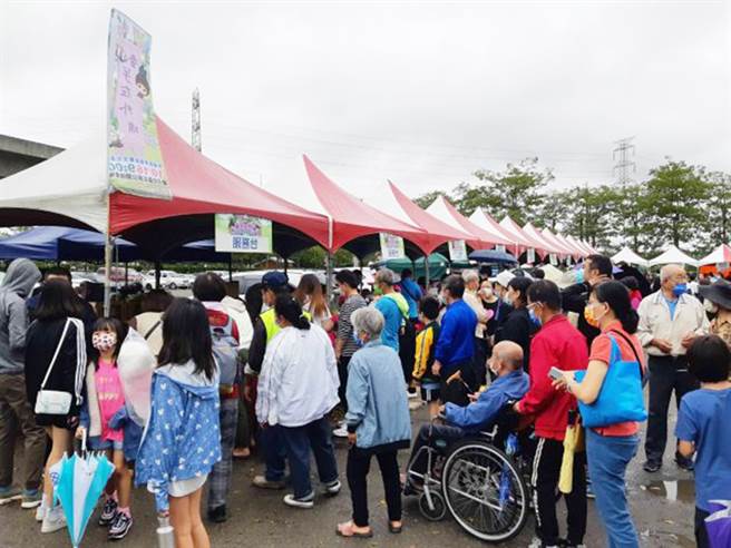 外埔区公所在台中市政府支持与协助下，16日上午假石头公园停车场举办「香芋在外埔」芋头产业文化活动。(主办单位提供)