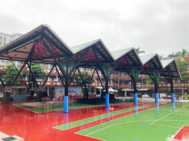 花莲市根努夷部落文化聚会所位在明廉国小内，是县内第2座盖在校园内的聚会所，去年3月中旬动工，今落成启用。（原民会提供／罗亦晽花莲传真）