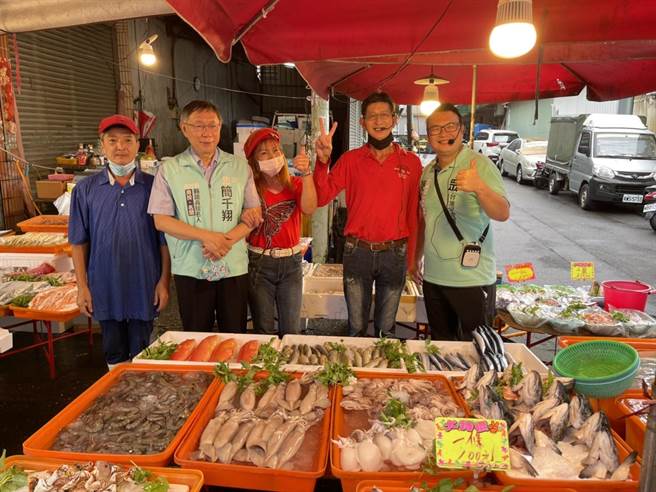 北市陽明山區因豪雨傳出災情，柯文哲仍到南投為同黨南投縣議員候選人簡千翔輔選。（楊靜茹攝）