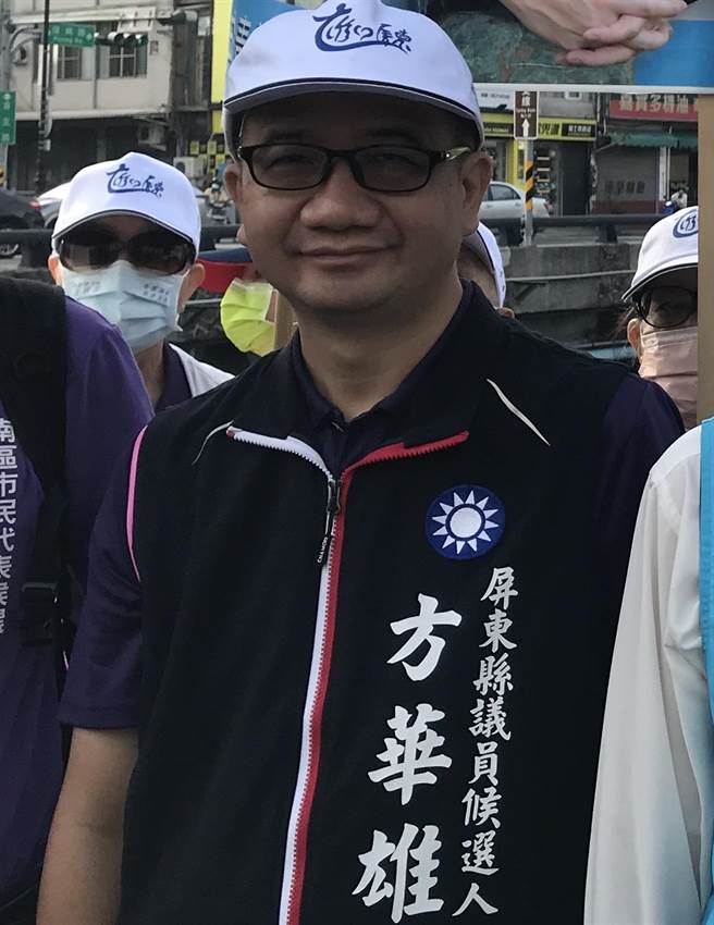 欲争取5连任的唐玉琴与从市民代表转战的方华雄，因票源重迭问题在公开场合爆发言语衝突。（谢佳潾摄）