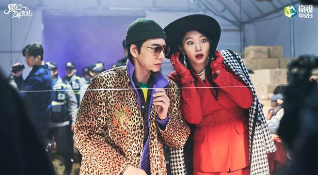 朴海镇（左）在《魔幻时刻SHOWTIME》中再展喜剧演技。（卫视中文台提供）