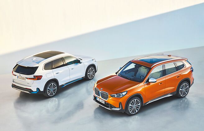 BMW推出第三代全新BMW X1运动休旅，满足车主展开冒险旅程的渴望，同时更开启X家族的崭新纯电世代，重磅打造全新首款BMW iX1纯电运动休旅，BMW总代理汎德宣布正式展开预售，预售参考价为新台币190万元起。图／业者提供