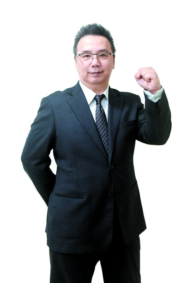 华冠投顾分析师刘烱德