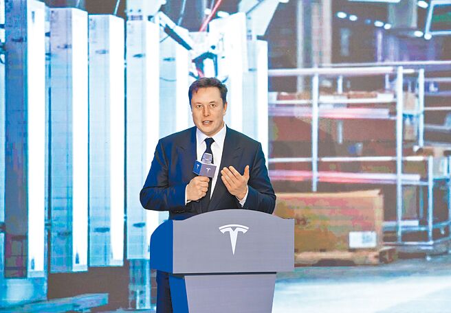 世界首富的特斯拉执行长马斯克上最近献计说的是，可把台湾变成中国的「特别行政区」，以避免台海衝突，让北京取得台湾部分「控制权」，让中共不费吹灰之力就完成统一台湾大计，这就是助共为虐了。（新华社）