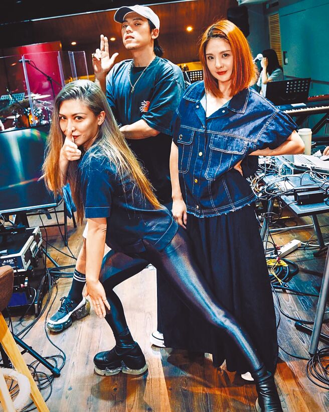 艾怡良（左起）与HUSH、郭静昨为爱之日常组限定团合作。（爱之日常提供）