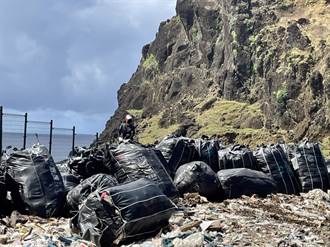 趕在東北季風前 蘭嶼、綠島轉運1700公噸垃圾