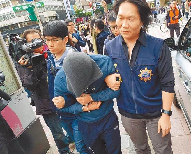 李姓男子（中）涉嫌犯下3年前多起大台北地区的白嫖强盗案，且专挑身材外貌姣好的日韩应召女下手，最高法院判囚7年定谳。（本报资料照片）