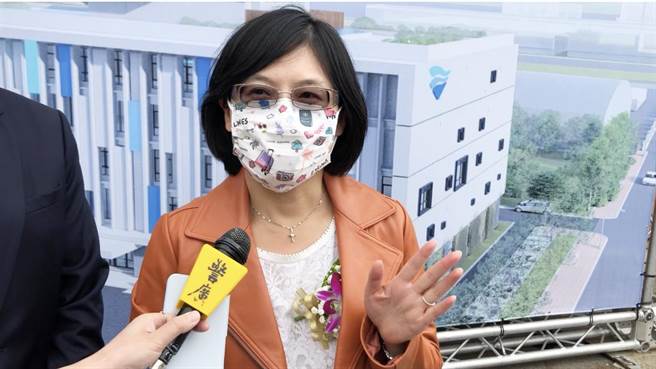 交通部主秘黄荷婷说，未来新建工程完工后，将奠定推动「永续绿能」与「航行安全」兼容并蓄发展之基石。(陈世宗摄)