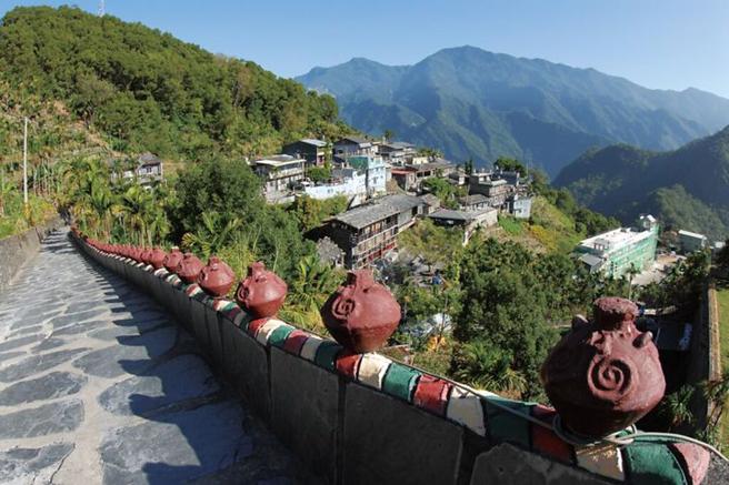 ▲漫步雾台岩板巷。　图：茂林国家风景区管理处／提供