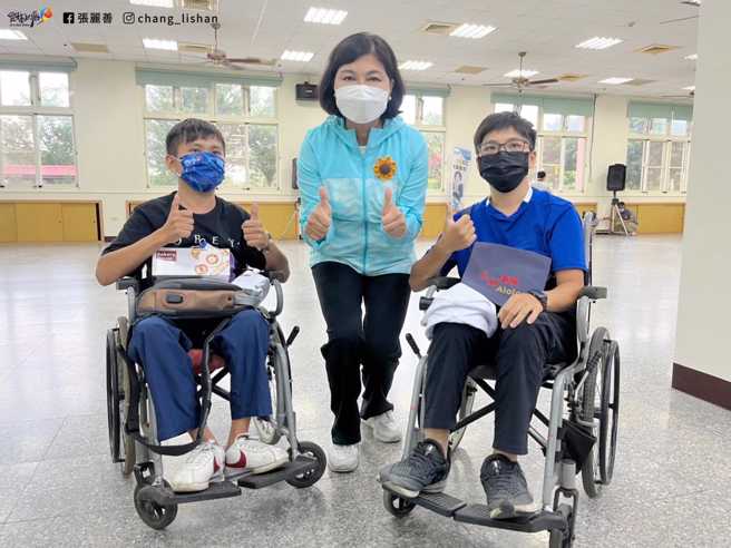 云林县长张丽善（中）。（图 / 翻摄自张丽善脸书）