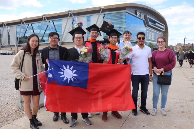 中原大学助学子接轨全球。(照片／中原大学提供)