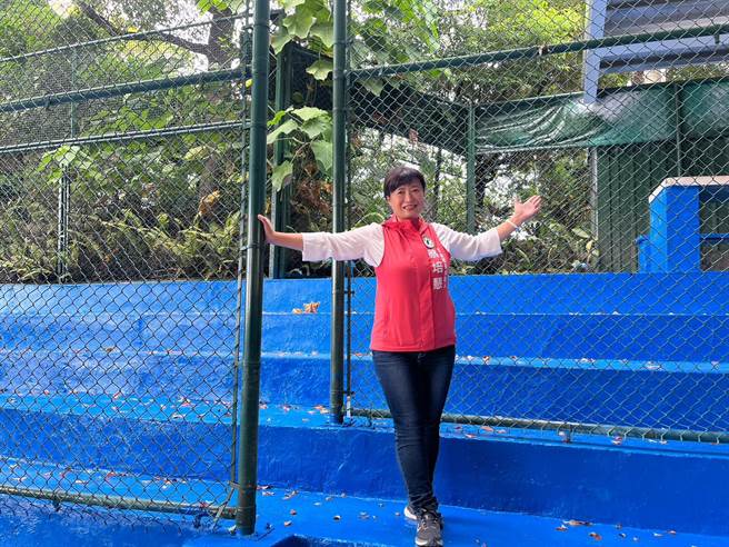 蔡培慧爭取2888萬元經費，草屯鎮多功能球場啟用。（蔡培慧服務處提供／廖志晃南投傳真）