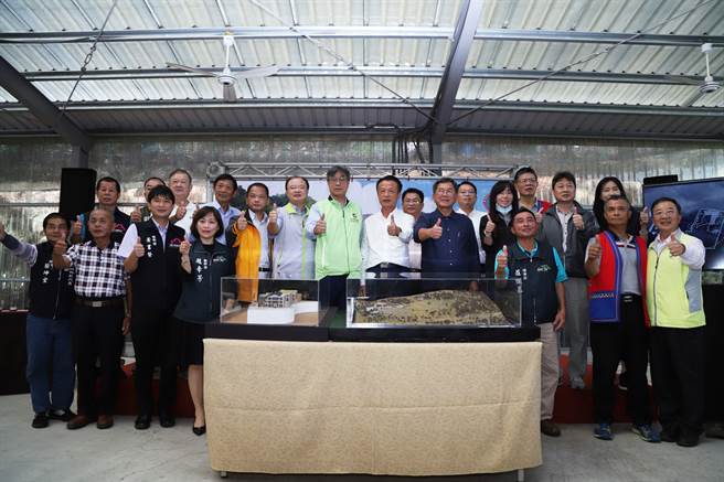 农委会茶业改良场将在嘉义县梅山乡规画新设梅山试验站，今农委会副主委陈骏季、嘉义县长翁章梁、立委陈明文、茶改场长苏宗振等各界一同参与启动仪式。（嘉义县政府提供∕吕妍庭嘉义传真）