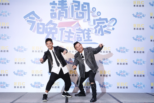 威廉（左）、许效舜。（东森超视提供）