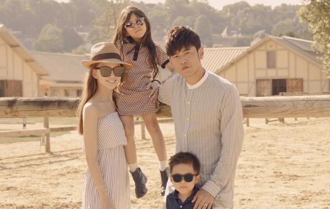 周杰伦和昆凌一家人。（摘自昆凌IG）