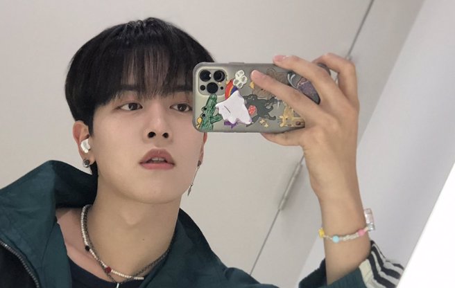 ONEUS成員RAVN被爆「酒後硬上、劈腿」(圖/ONEUS推特)