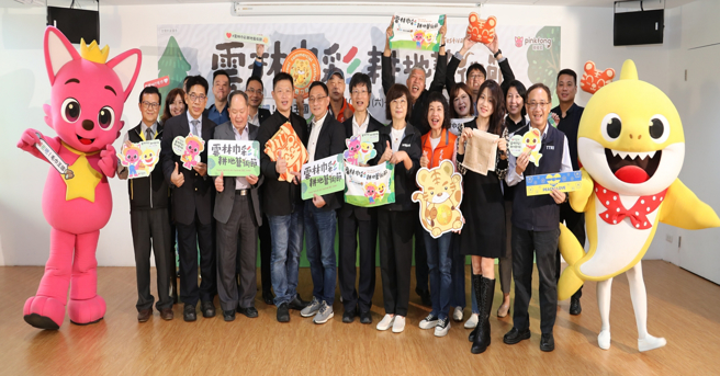 鯊魚寶寶和稻草迷宮來了！ 雲林巾彩耕地藝術節打造親子樂園。（圖／主辦單位提供）