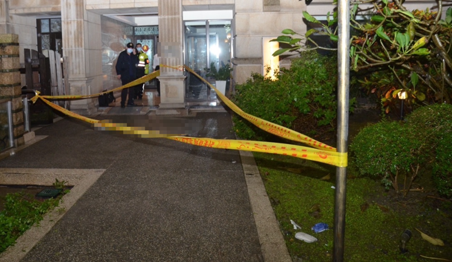 前立委黃義交驚傳住處墜樓，送醫搶救不治。（翻攝畫面）