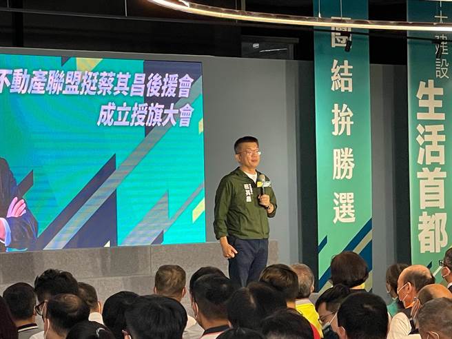 針對國民黨台中市議員候選人鄭伯其的批評，民進黨台中市長候選人蔡其昌陣營反擊說，鄭伯其之前才利用市府公家資源做為自己的競選資源，他的言論不值得回應。(資料照片)