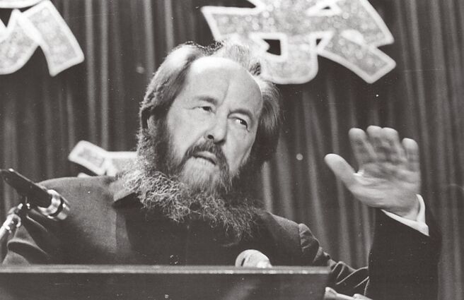 1982年10月23日，诺贝尔文学奖得主索忍尼辛在台北中山堂演讲。（本报资料照片）