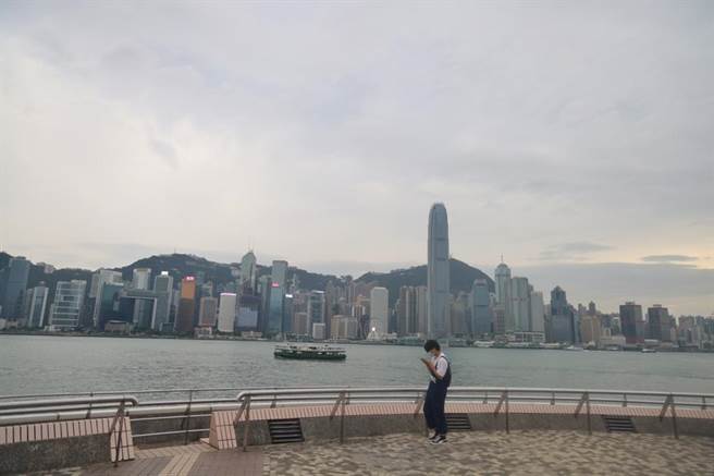 圖為香港維多利亞港景色。（中新社資料照）