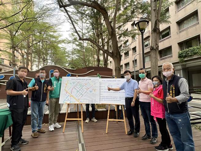 解决台中市西屯区河南路、至善路间老旧水管频爆管的问题，立委张廖万坚服务处邀集相关单位举办水管汰换说明会。(林欣仪摄)