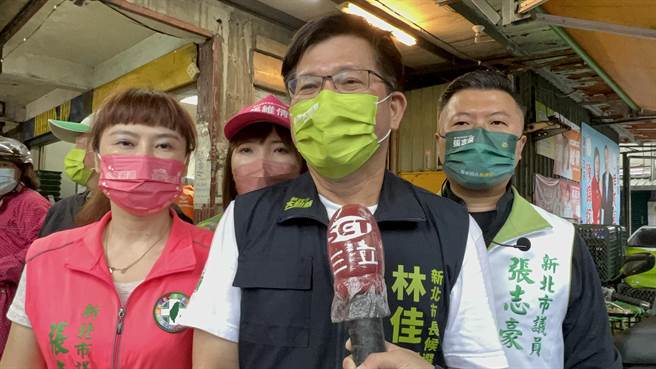 林佳龍拋出「區區有盛典」政見。（李奇叡攝）