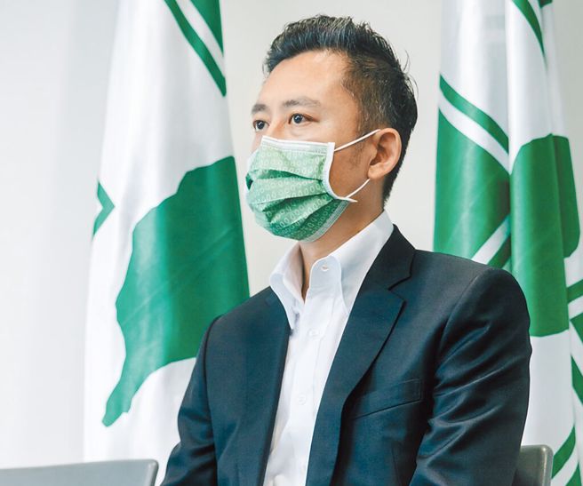 前新竹市长林智坚21日在脸书发文，喊出「疼惜林智坚、恳请支持5号沈慧虹」。（摘自林智坚脸书／陈育贤新竹传真）