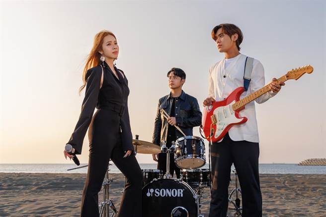 告五人〈在未來的你跟我說聲嗨〉清新明亮的曲風再次席捲樂壇。（相信音樂提供）