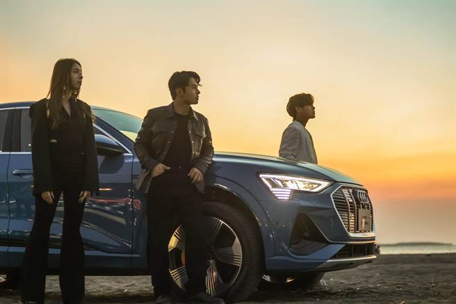 告五人在開車通勤路上迸發創作靈感。（相信音樂提供）