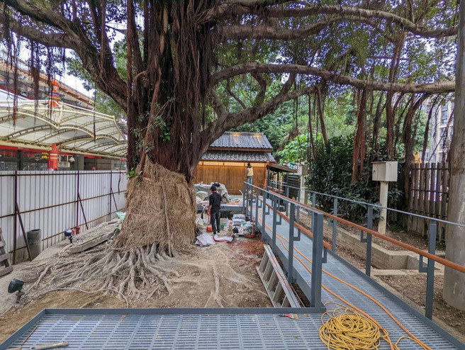 至聖里內的圓山車站站長宿舍古蹟，擁有122 年歷史，歷經約2年的修復及重建，預計於今年竣工，備受期待。(圖/楊秀龍提供)