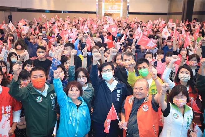 民進黨高雄市長陳其邁力拚連任，今（18）日出席「陳其邁經貿文教後援會總會成立大會」。（柯宗緯翻攝）