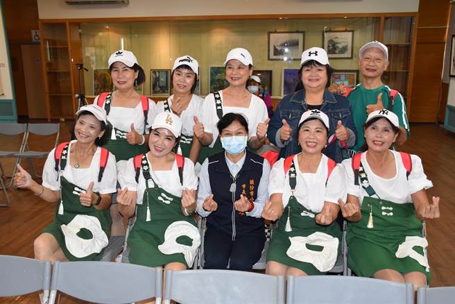 头份市长罗雪珠非常重视社区广场舞推广活动。（谢明俊摄）