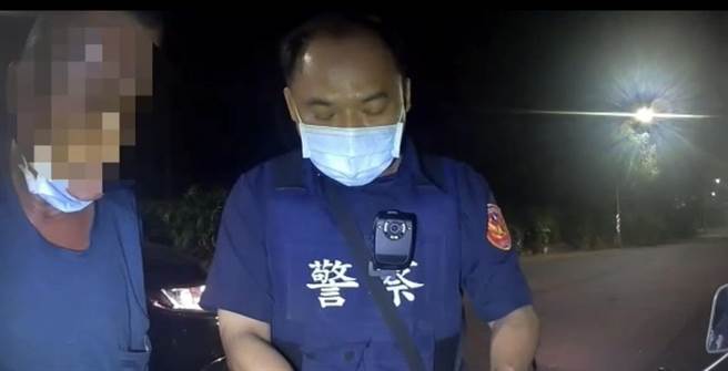 林男见皮夹藏毒被发现百口莫辩。（翻摄照片／高雄洪靖宜传真）