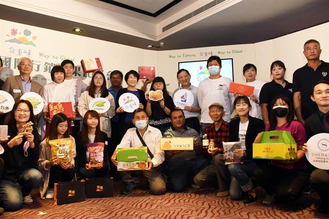 台東縣政府打造優質農產品牌，利用電商平台將多項台東農特產品行銷至海外。 （莊哲權攝）