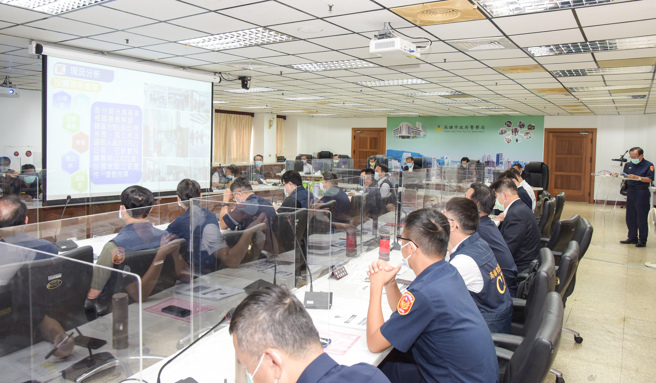 警政署长黄明昭特于今(18)日南下高雄市政府警察局召开「选举治安维护及查贿制暴工作座谈会」。(高雄市警察局提供)