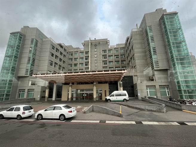 澎湖三总医院有附设停机坪，为空中紧急后送病患做准备，若有需要就能紧急送往本岛。（叶家玮摄）