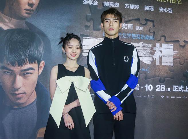 陈昊森（右）跟方郁婷分享拍摄《罪后真相》的幕后花絮。（粘耿豪摄）