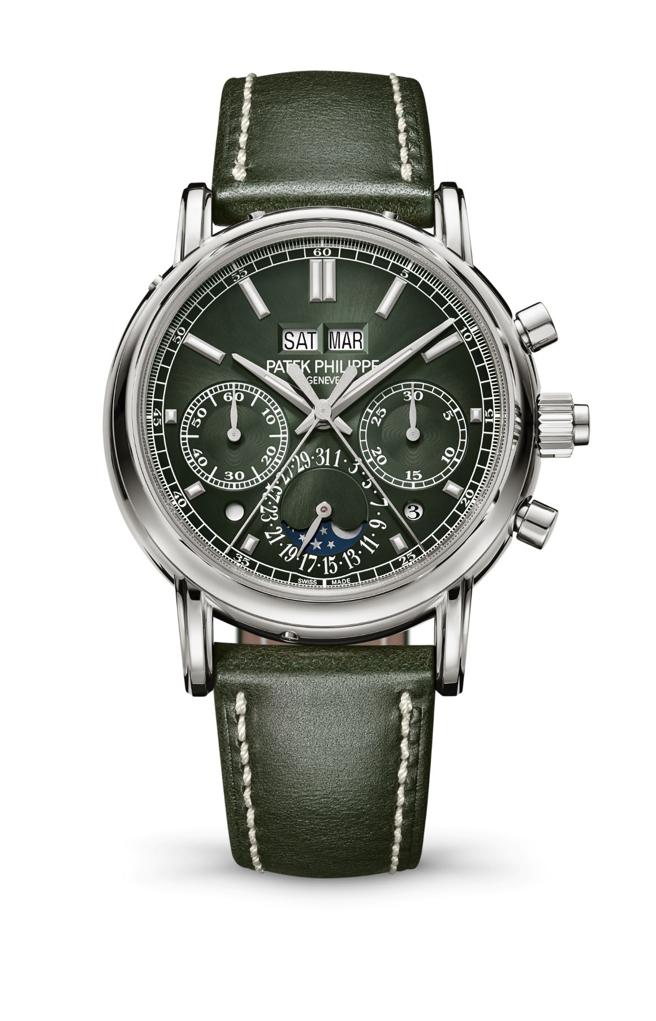 百达翡丽编号5204G-001双秒追针计时码表，兼备万年历功能，921万1000元。（Patek Philippe提供）