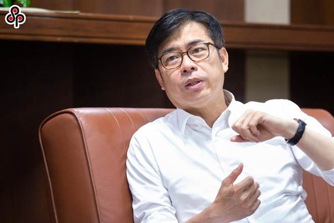 高雄市長陳其邁當年讀完醫學系公費後未到偏鄉服務，引發批評。（本報資料照片）