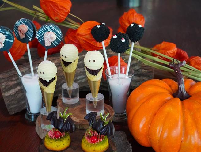 太魯閣晶英酒店-衛斯理自助餐餐廳提供多樣節慶甜點。（太魯閣晶英酒店提供）