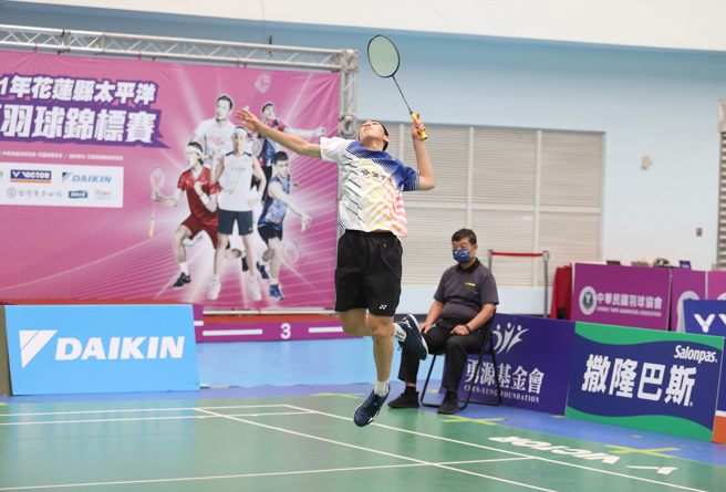 大会头号种子合库北市中山易仲祥夺得男单冠军。（中华羽协提供）