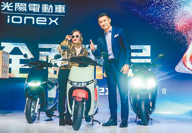 光阳电动机车骑到饱，暂不退场。（粘耿豪摄）